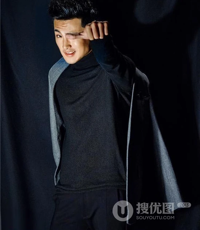 酷帅型男王彦霖时尚西装写真 表情丰富动作不羁