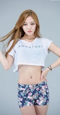 韩国女生侑珍清凉高清写真 小碎花短裤线条感修长