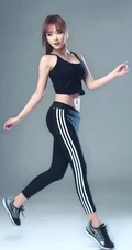 韩模敏雅高清黑色系运动写真 线条感线条动感十足