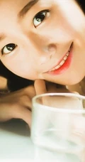 麻花辫可爱可爱女生 白色连衣裙休闲写真