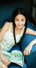 麻花辫可爱可爱女生 白色连衣裙休闲写真
