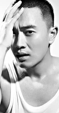 男演员蒋毅高清酷帅黑白清透写真大片