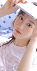 高颜值精选粉嘟嘟少女身材亮眼居家睡衣个人室内写真