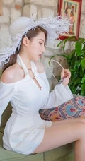 气质时尚女生LYiningLynn气质肩带连衣裙，泳装盐田写真图集