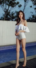 精选韩国女生模特朴多贤 肩带迷彩泳装街拍写真图片