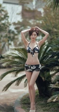 精选韩国女生模特朴多贤 肩带迷彩泳装街拍写真图片
