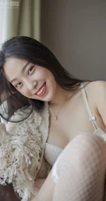 气质女生楚薇气质唯美家居服网袜室内写真图片