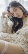 气质女生楚薇气质唯美家居服网袜室内写真图片