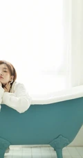 女明星江疏影白衣白裤唯美浴室写真图片