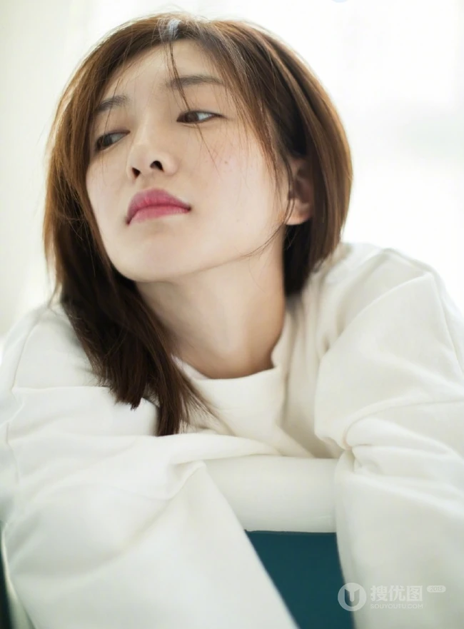 女明星江疏影白衣白裤唯美浴室写真图片
