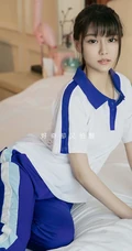 清新可爱齐刘海发型女生Sarah学生制服装好看写真