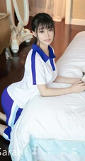 清新可爱齐刘海发型女生Sarah学生制服装好看写真