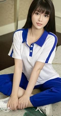 清新可爱齐刘海发型女生Sarah学生制服装好看写真