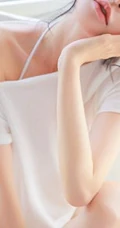 精选小清新白皙线条感少女白衣短T恤好看写真大图