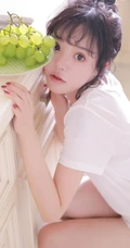 精选小清新白皙线条感少女白衣短T恤好看写真大图