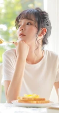 精选小清新白皙线条感少女白衣短T恤好看写真大图