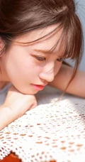 马尾发型匀称少女清新好看牛仔裤写真图片