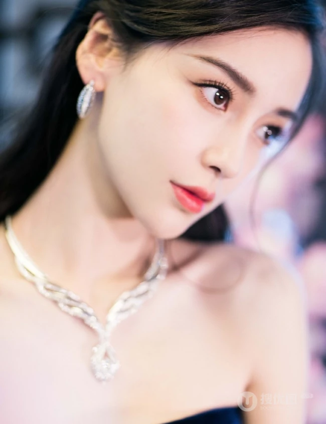 Angelababy首饰代言写真图片，气质礼裙长裙梦幻唯美