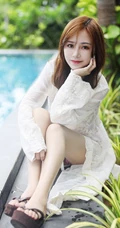 气质可爱泳装女生toro羽住泳池大胆柔美写真