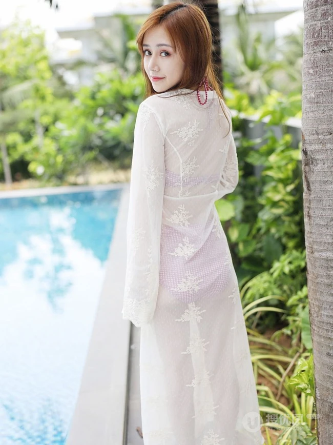 气质可爱泳装女生toro羽住泳池大胆柔美写真