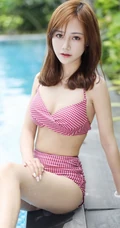 气质可爱泳装女生toro羽住泳池大胆柔美写真