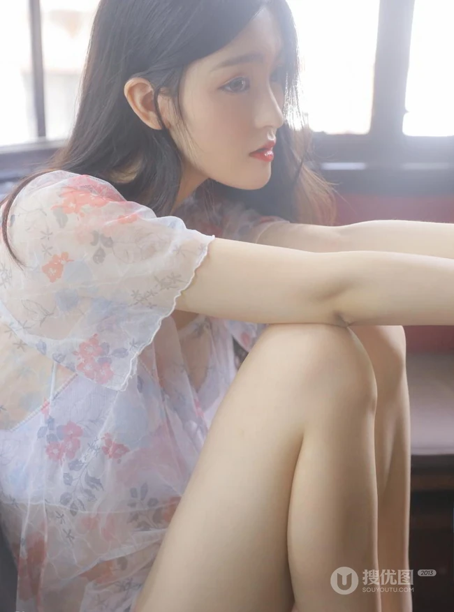 精选清新女生沈家妹子气质碎花裙梦幻清新写真图片