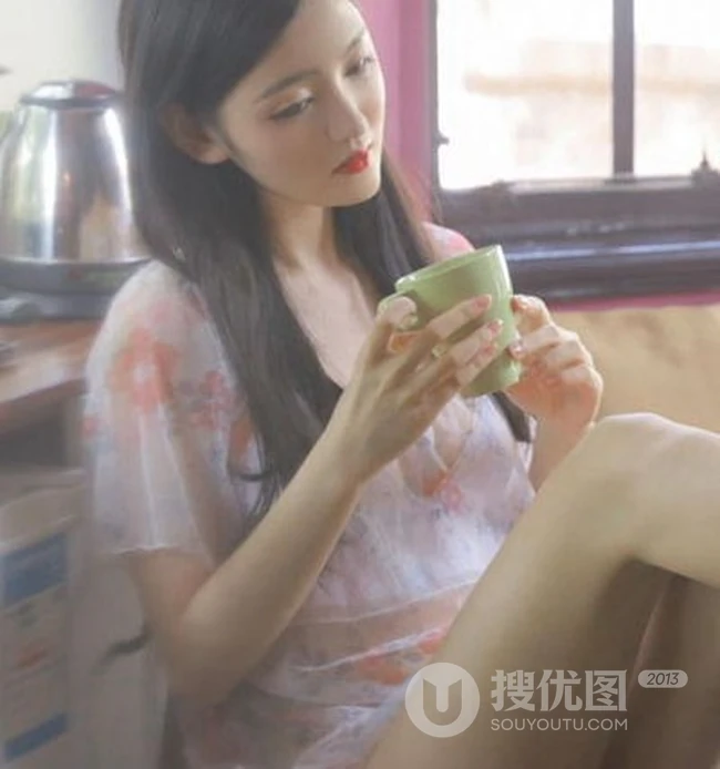 精选清新女生沈家妹子气质碎花裙梦幻清新写真图片