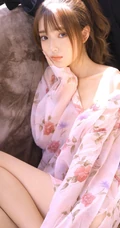女生校花张鹤怡气质透明碎花衬衫室内气质写真