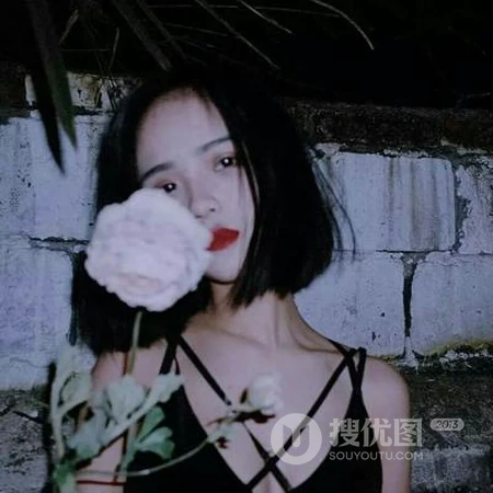 短发女生可爱唯美或伤感或看海等好看的微信头像
