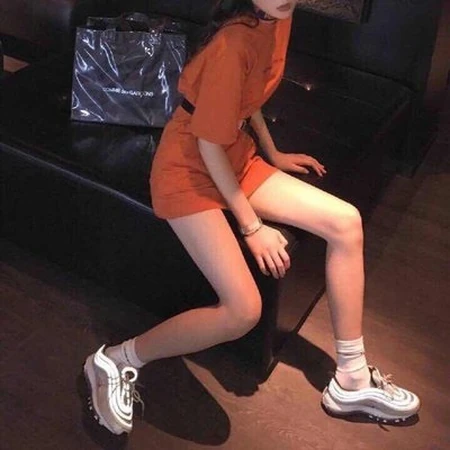 好看的个性真人男生女生一左一右不露脸情侣头像