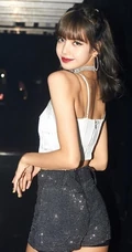 泰国籍女歌手Lisa最新个人写真、舞台照、生活照图集