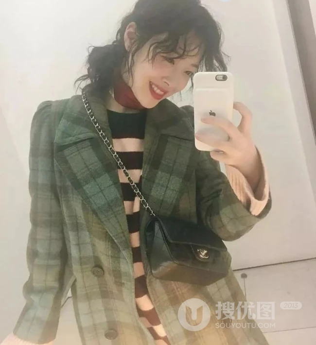 明星羊毛卷发型图片欣赏，自带叛逆感，复古又摩登 第5张