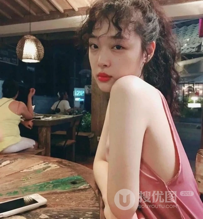 明星羊毛卷发型图片欣赏，自带叛逆感，复古又摩登 第4张