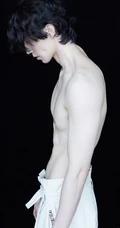 肌肉男李栋旭高清肌肉写真图片，尽显匀称身形比例