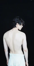 肌肉男李栋旭高清肌肉写真图片，尽显匀称身形比例
