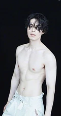 肌肉男李栋旭高清肌肉写真图片，尽显匀称身形比例