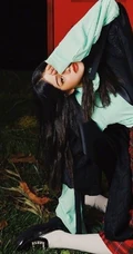 欧阳娜娜欧美风艺术写真图片，脸上雀斑妆活脱像个欧女生孩