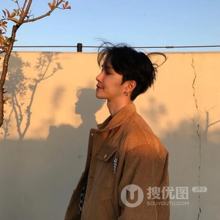 2019帅气好看的男生帅哥伤感忧郁气质微信头像