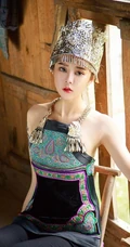 苗族女生爱丽莎山村山寨气质少数名族风写真图片