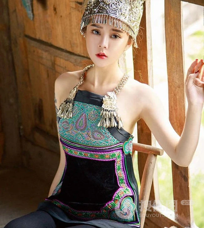 苗族女生爱丽莎山村山寨气质少数名族风写真图片
