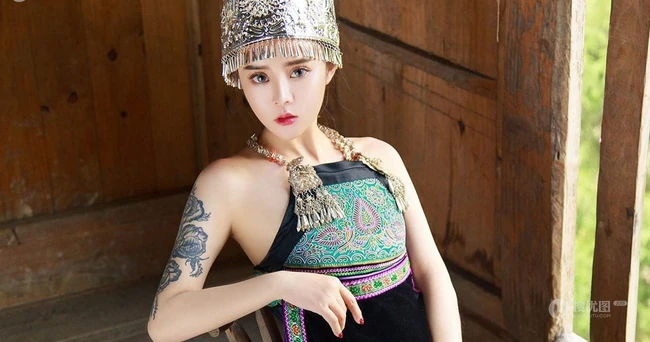 苗族女生爱丽莎山村山寨气质少数名族风写真图片