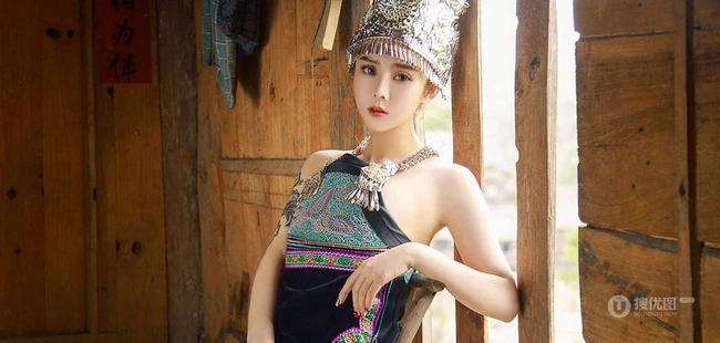 苗族女生爱丽莎山村山寨气质少数名族风写真图片