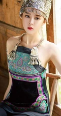 苗族女生爱丽莎山村山寨气质少数名族风写真图片