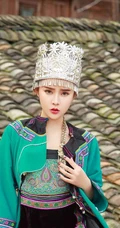 苗族女生爱丽莎山村山寨气质少数名族风写真图片