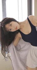 清新泳装少女气质浴室洗澡戏水清透气质写真图片