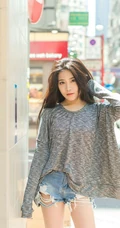 高挑气质时尚女生Sabrina个性破洞牛仔短裤香港街头街拍写真
