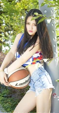 阳光女生宝贝佩佩Cassie紧身短裤街拍图集