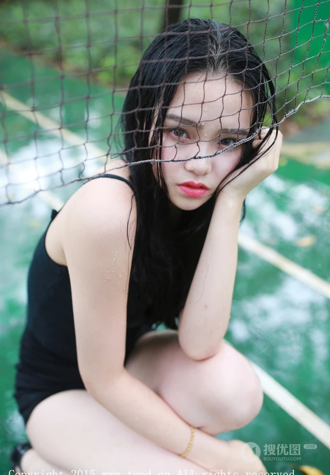 阳光女生宝贝佩佩Cassie紧身短裤街拍图集