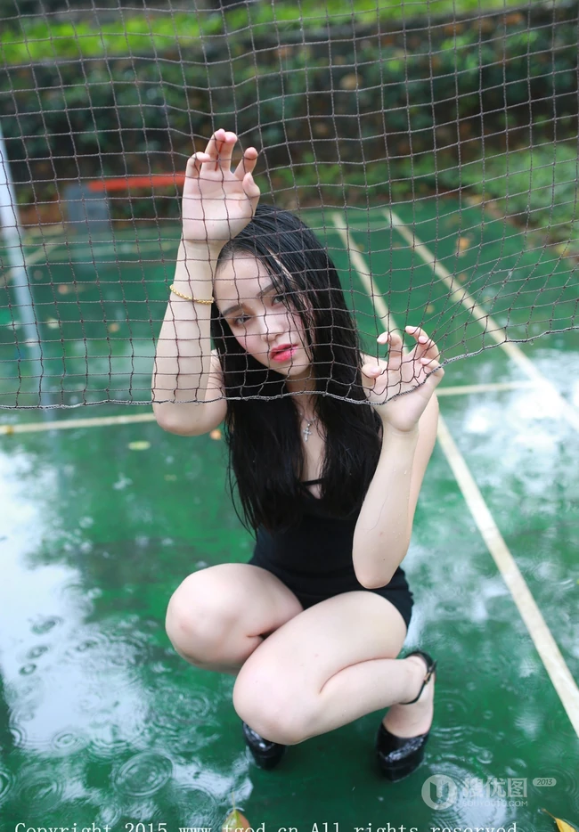 阳光女生宝贝佩佩Cassie紧身短裤街拍图集