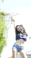 阳光女生宝贝佩佩Cassie紧身短裤街拍图集